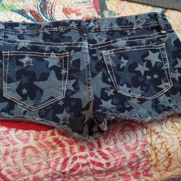 Stars and Stripes Shorts - Picture 2 of 3